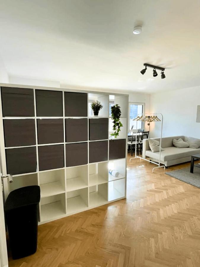 Cozy Apartment With Kitchen + Balcony New! 埃森 外观 照片