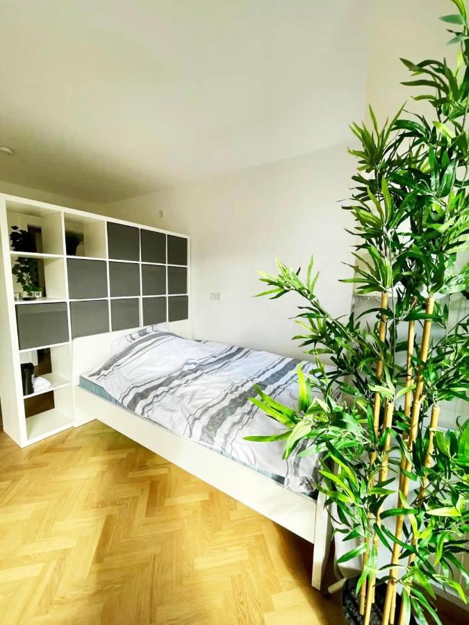 Cozy Apartment With Kitchen + Balcony New! 埃森 外观 照片